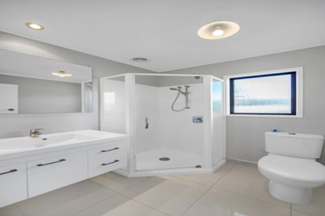 Photo of property in 45a Sutton Crescent, Papakura, 2110