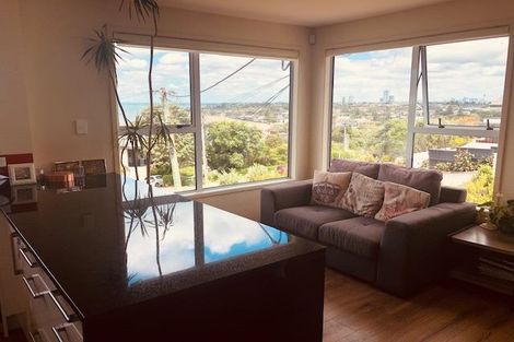 Photo of property in 1/28 Beach Road, Castor Bay, Auckland, 0620