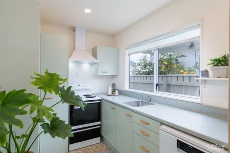 Photo of property in 2/61 Main Road, Titahi Bay, Porirua, 5022