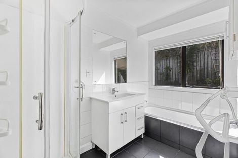 Photo of property in 52 Ferry Road, Arkles Bay, Whangaparaoa, 0932