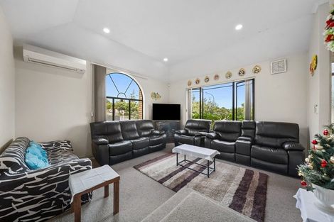 Photo of property in 25 Peninsula Road, Mangere, Auckland, 2022