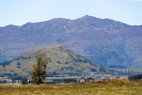 Photo of property in 16 Double Cone Road, Jacks Point, Queenstown, 9371