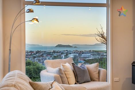 Photo of property in 24 Magnolia Grove, Maungaraki, Lower Hutt, 5010