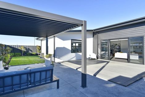 Photo of property in 33 Highgate Drive, Rangiora, 7400