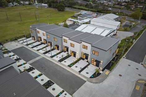 Photo of property in 27 Awhi Lane, Massey, 0614