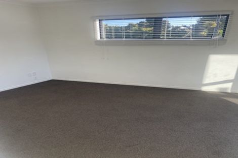Photo of property in 48 Tauhinu Road, Greenhithe, Auckland, 0632