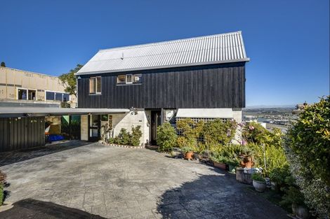 Photo of property in 34 Roslyn Road, Bluff Hill, Napier, 4110