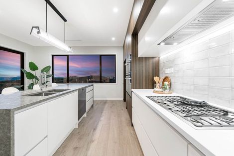 Photo of property in 29 Kumukumu Road, Long Bay, Auckland, 0630