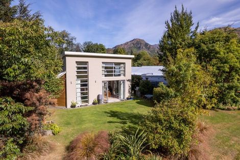 Photo of property in 23 Nairn Street, Arrowtown, 9302