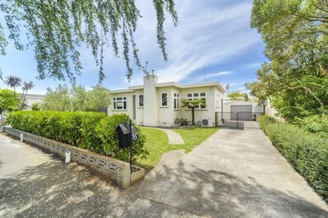 Photo of property in 95 Churchill Avenue, Hokowhitu, Palmerston North, 4410