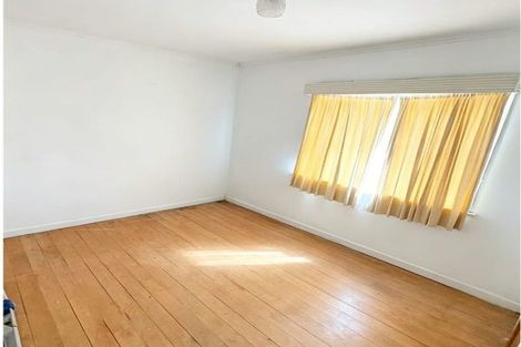 Photo of property in 121 Sturges Road, Henderson, Auckland, 0612