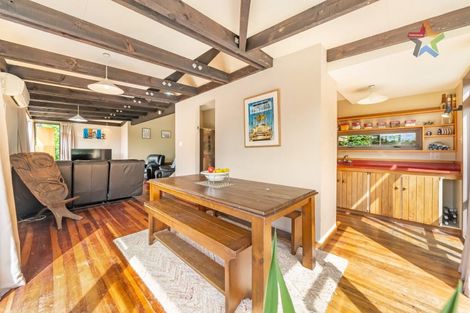 Photo of property in 22 Maungaraki Road, Korokoro, Lower Hutt, 5012