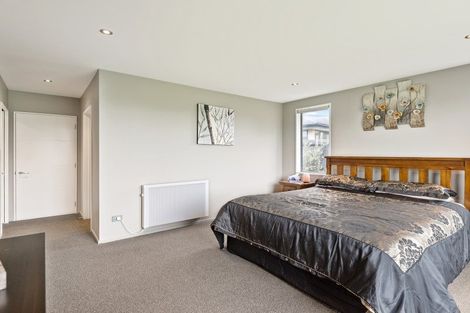 Photo of property in 28 Springwater Avenue, Northwood, Christchurch, 8051