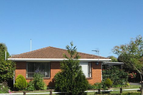 Photo of property in 35 Solomon Avenue, Redwood, Christchurch, 8051