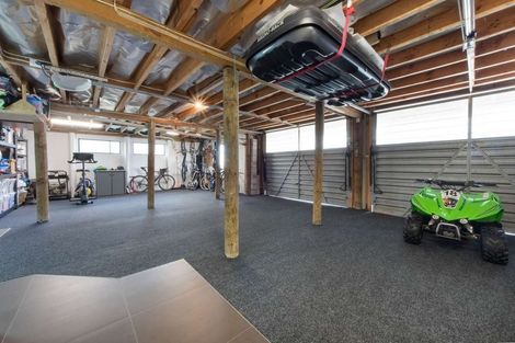 Photo of property in 14 Woodhouse Place, West Harbour, Auckland, 0618