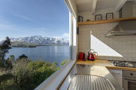 Photo of property in 6 Matau Place, Fernhill, Queenstown, 9300