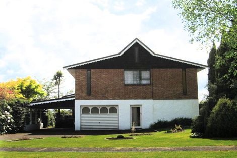 Photo of property in 9 Rika Place, Kawaha Point, Rotorua, 3010