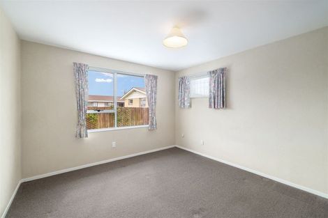 Photo of property in 2/35 Oldwood Street, Bishopdale, Christchurch, 8053