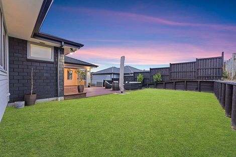 Photo of property in 56 Hillpark Drive, Pokeno, 2402