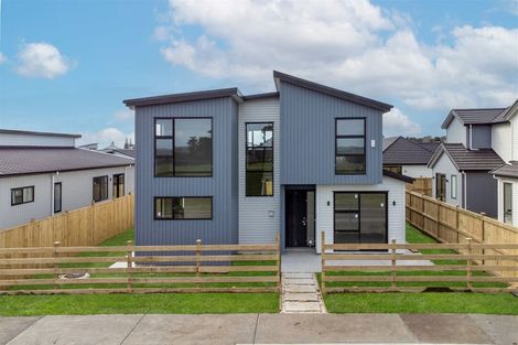 Photo of property in 83 Clarks Beach Road, Clarks Beach, 2122