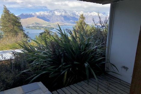 Photo of property in 12 Lordens Place, Fernhill, Queenstown, 9300