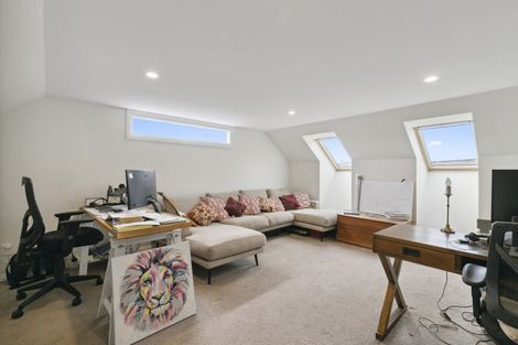 Photo of property in 11 Braithwaite Street, Karori, Wellington, 6012