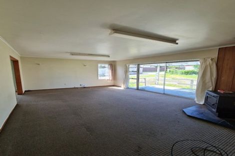Photo of property in 583 Massey Road, Mangere, Auckland, 2022