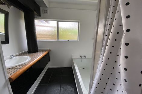 Photo of property in 33 Reynolds Place, Torbay, Auckland, 0630