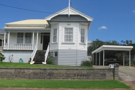 Photo of property in 25 Saint Leonards Road, Devonport, Auckland, 0624