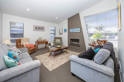 Photo of property in 19 Shalimar Place, Huntington, Hamilton, 3210