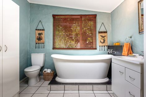 Photo of property in 57 Fairview Crescent, Omiha, Waiheke Island, 1081