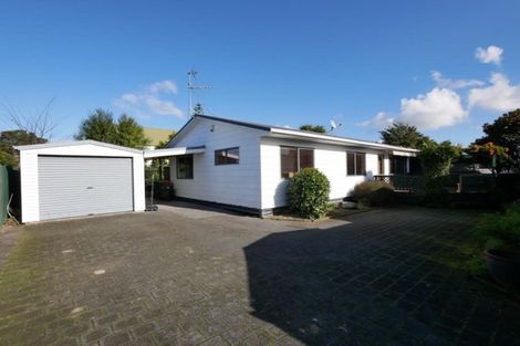 Photo of property in 2/52 Youngs Road, Papakura, 2110