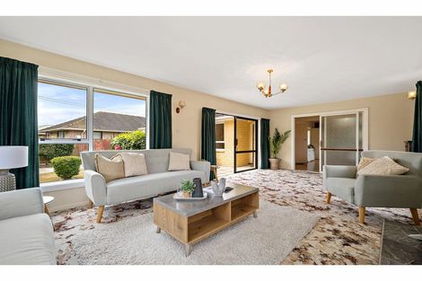 Photo of property in 8 Blossomdale Place, Bishopdale, Christchurch, 8053