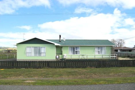 Photo of property in 20 Meta Street, Takapau, 4203