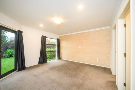 Photo of property in 16 Sorrento Place, Kelvin Grove, Palmerston North, 4414