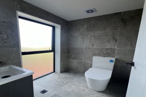 Photo of property in 35 Meadway, Sunnyhills, Auckland, 2010