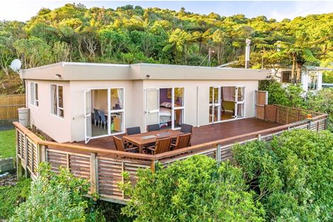 Photo of property in 40 Akatea Road, Korokoro, Lower Hutt, 5012