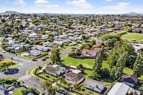 Photo of property in 4 Ennis Avenue, Pakuranga Heights, Auckland, 2010