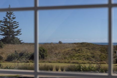 Photo of property in 906 Papamoa Beach Road, Papamoa Beach, Papamoa, 3118