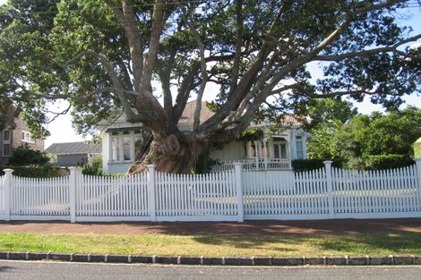 Photo of property in 30 Bella Vista Road, Herne Bay, Auckland, 1011