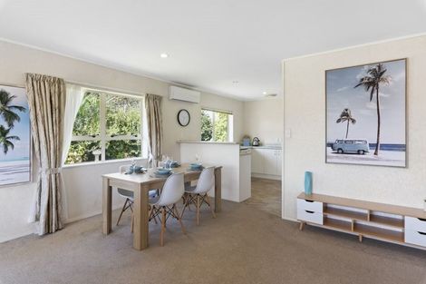 Photo of property in 196 Lakeside Drive, Orewa, 0931