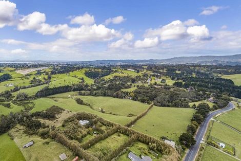 Photo of property in 257 Red Hills Road, Massey, Henderson, 0782