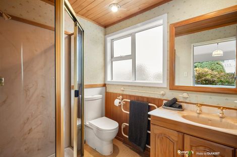 Photo of property in 7 Nuffield Street, Tawa, Wellington, 5028