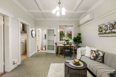 Photo of property in 19 Tirimoana Road, Te Atatu South, Auckland, 0602