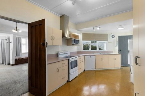 Photo of property in 33 Firth Terrace, Karori, Wellington, 6012