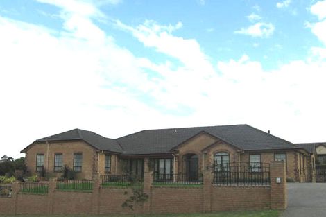 Photo of property in 14 Burgundy Park Avenue, Henderson, Auckland, 0612