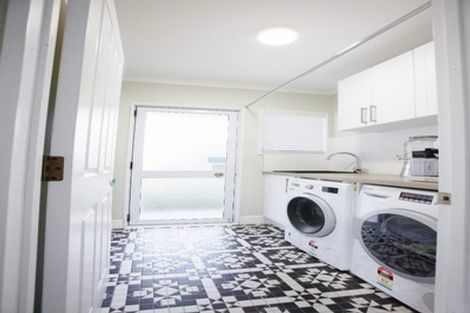 Photo of property in 2 Taroka Close, Pinehill, Auckland, 0632