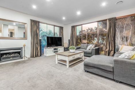 Photo of property in 2 Te Wharau Drive, Greenhithe, Auckland, 0632