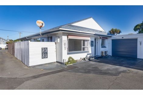 Photo of property in 2/8 Lonsdale Street, New Brighton, Christchurch, 8083