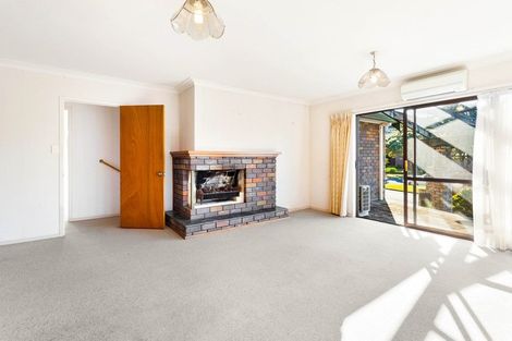 Photo of property in 1/149 West Harbour Drive, West Harbour, Auckland, 0618